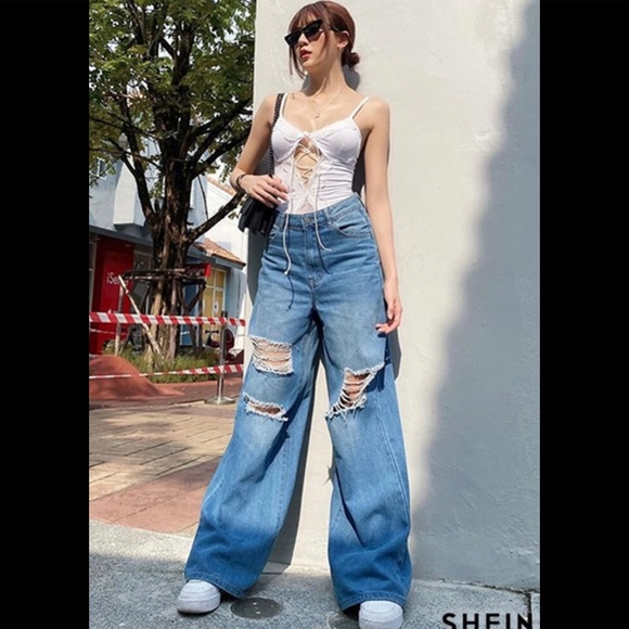 90s Wide Leg Distressed Jeans - Picture 4 of 7